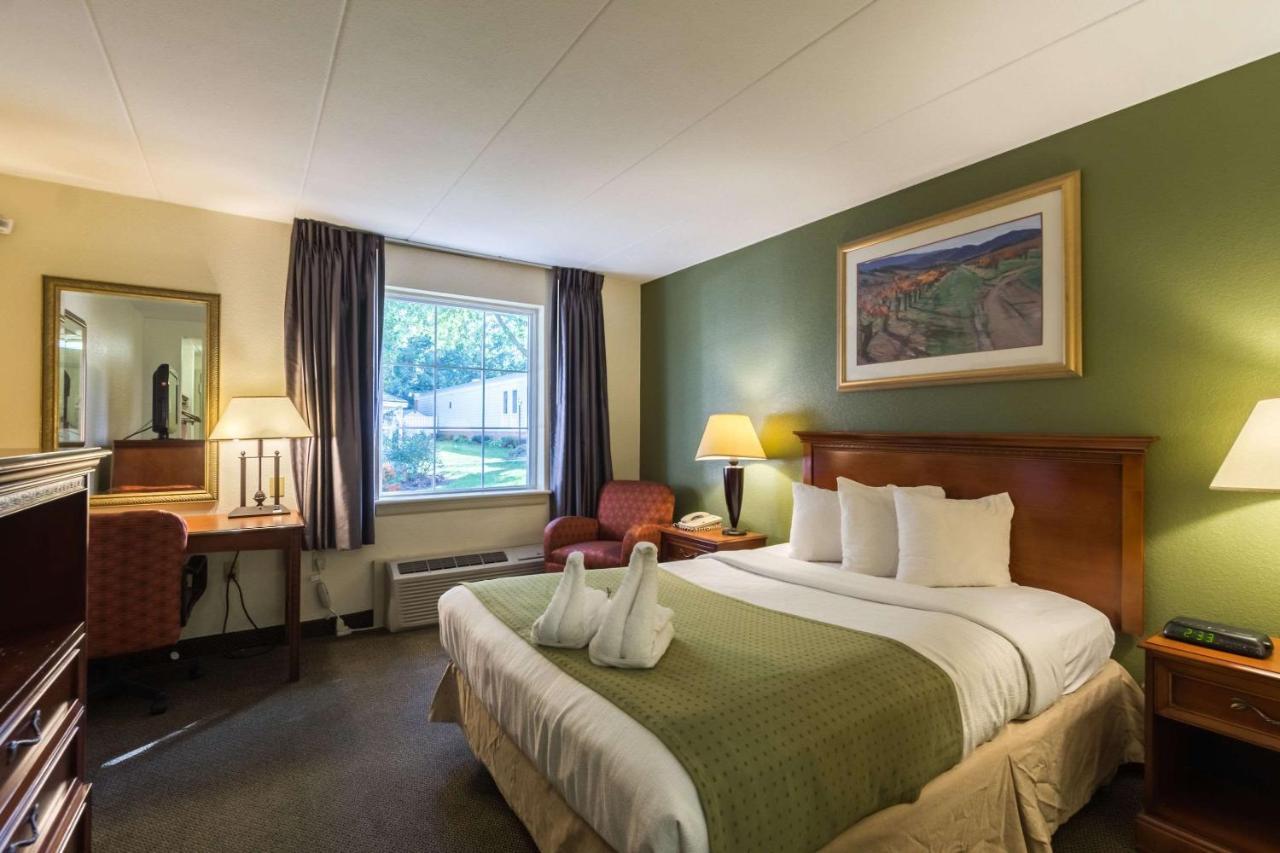Quality & Conference Center Hotel