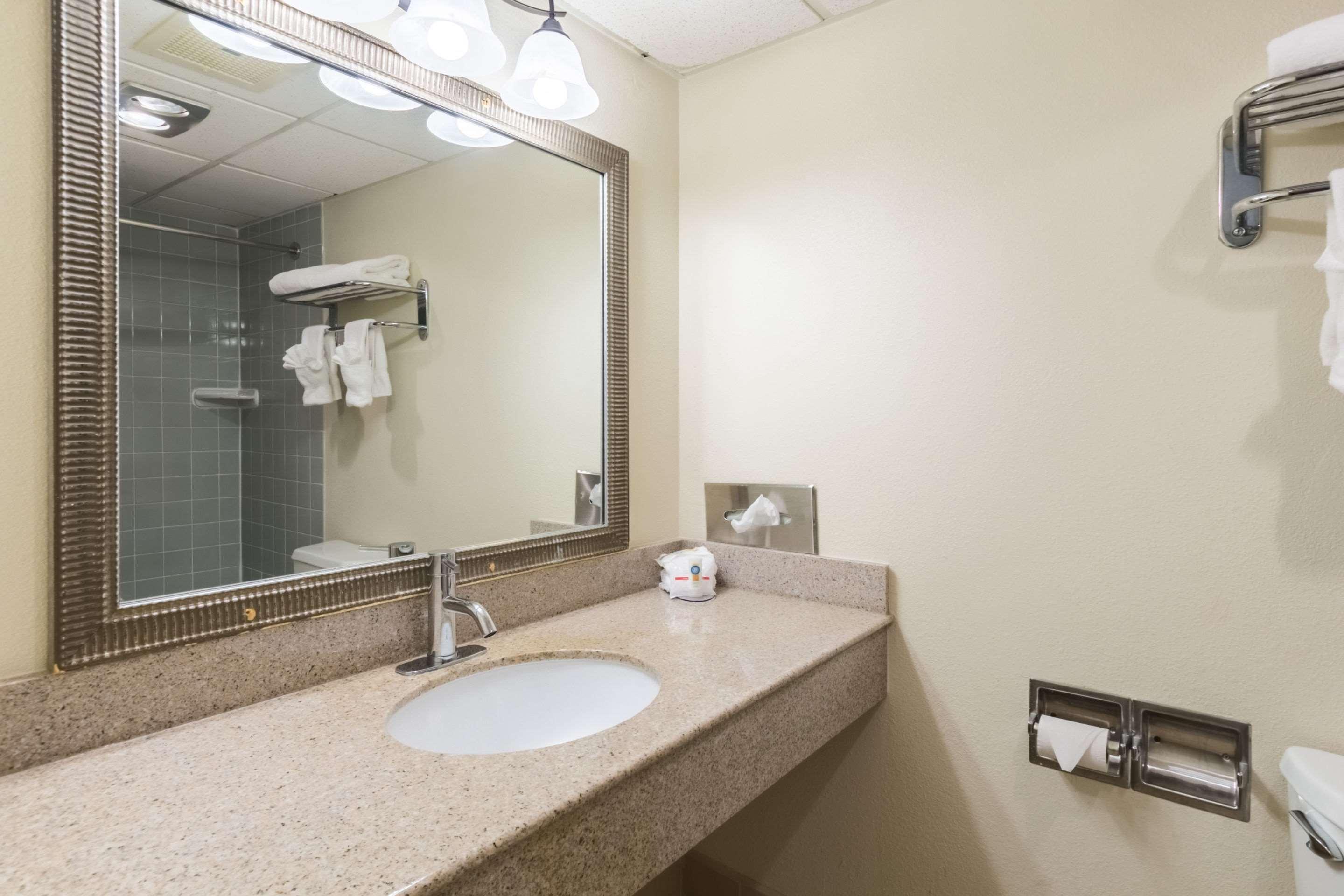 Hotel Quality & Conference Center 3*