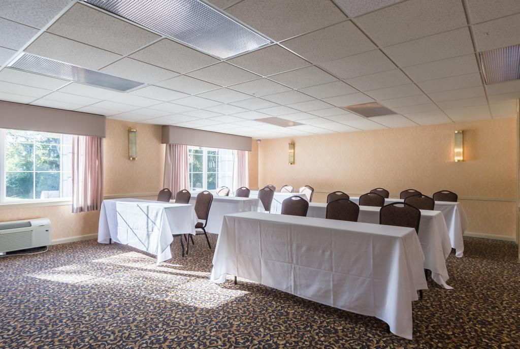 Hotel Quality & Conference Center West Chester