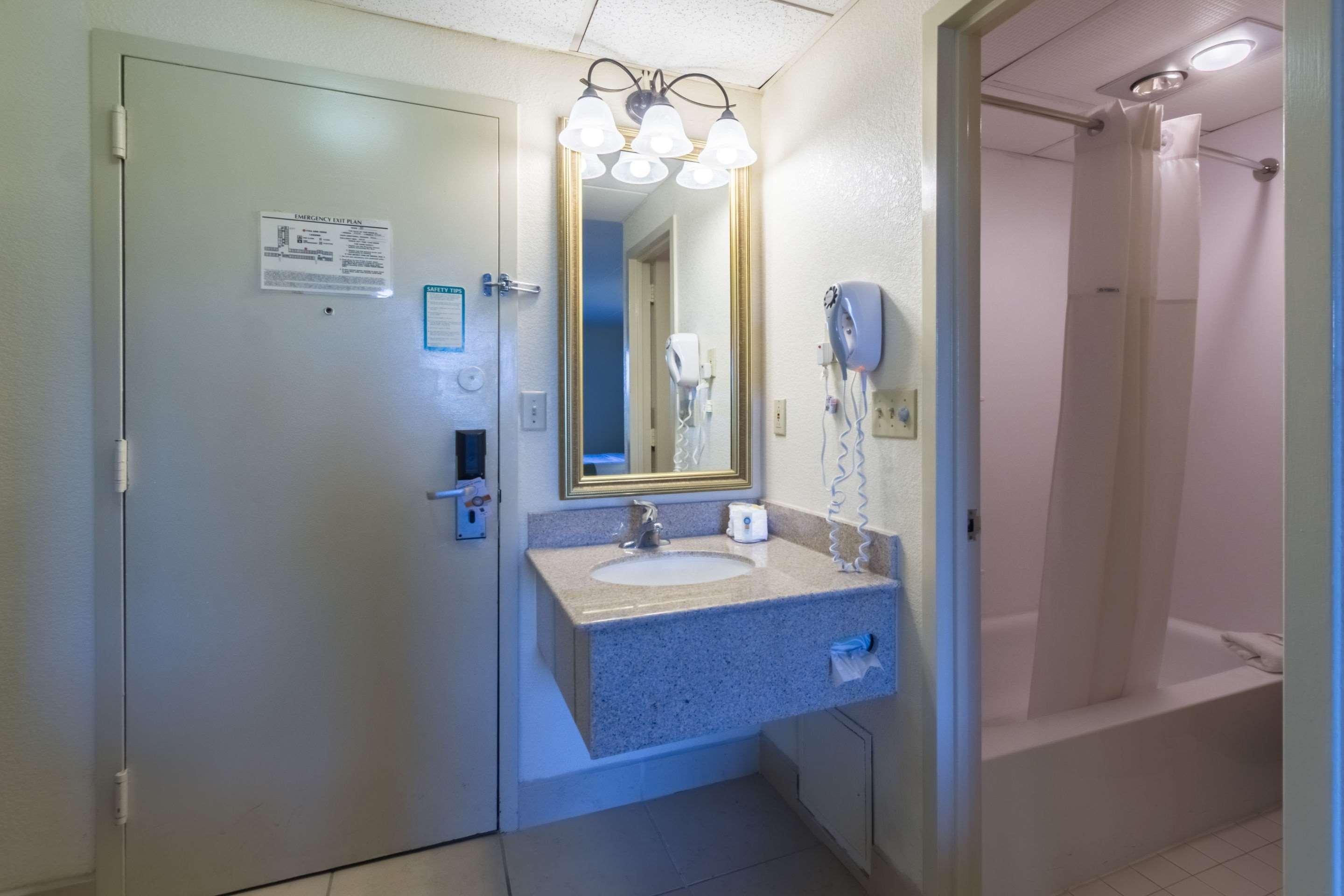 Hotel Quality & Conference Center West Chester