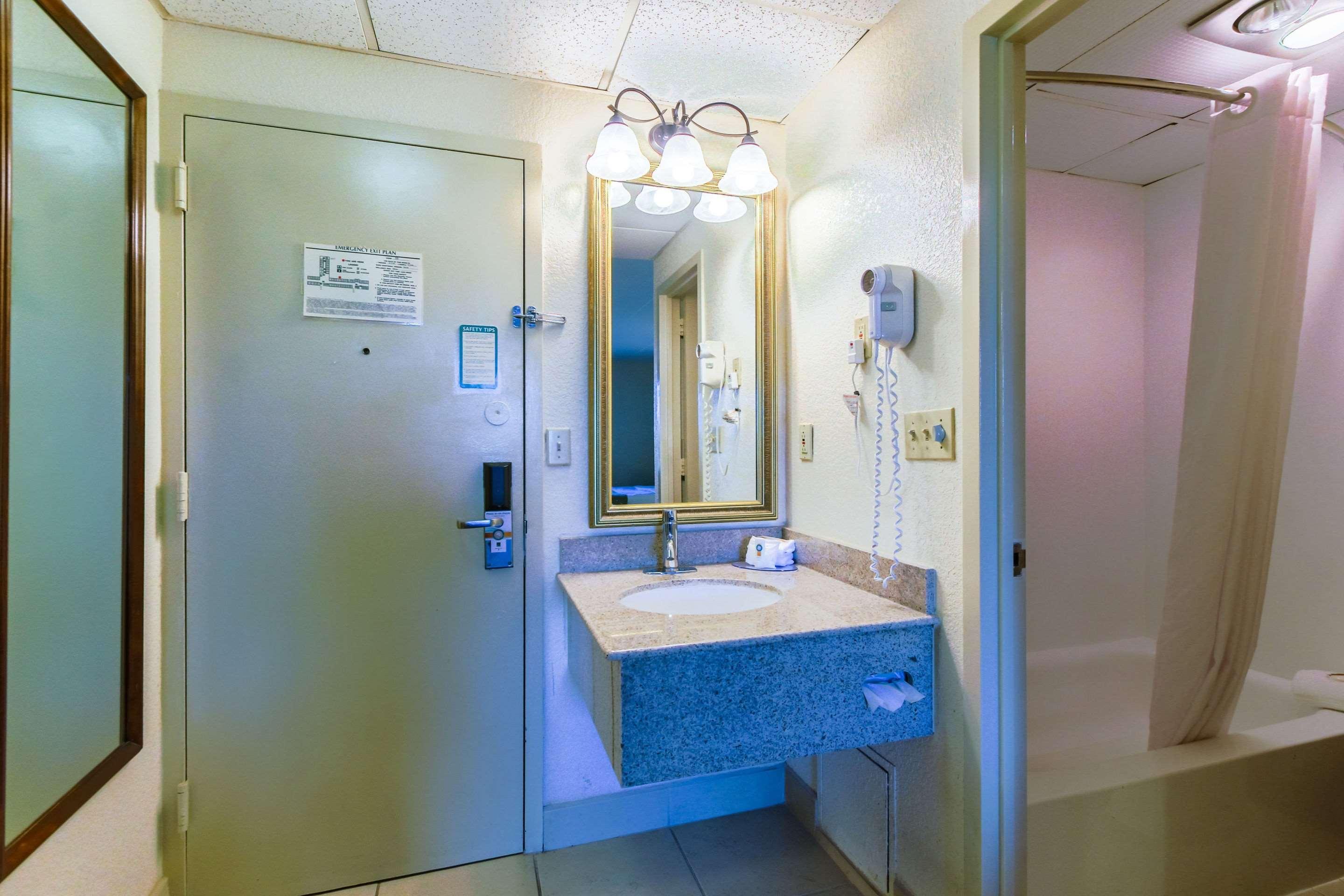 Quality & Conference Center 3* West Chester