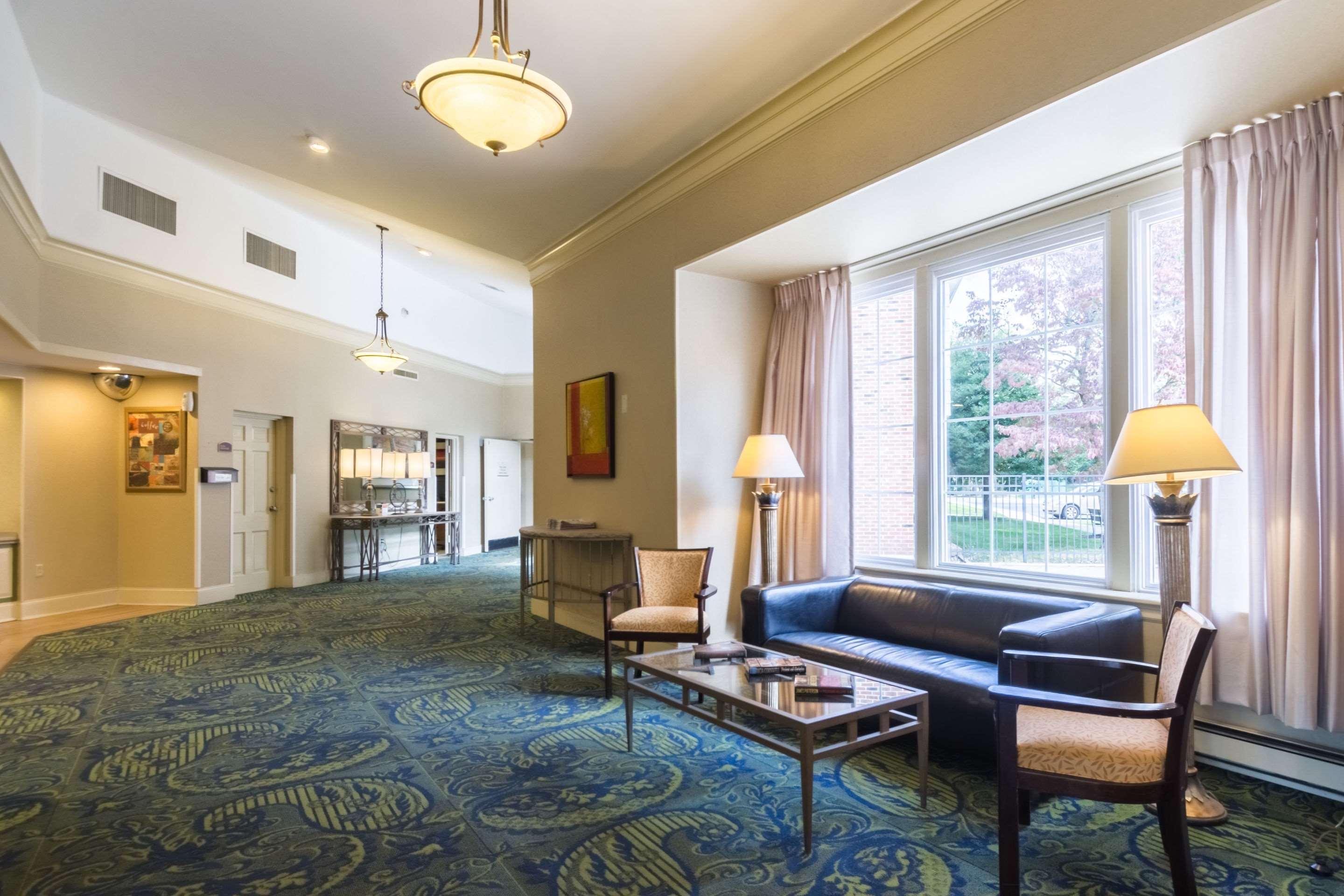 Quality & Conference Center 3*