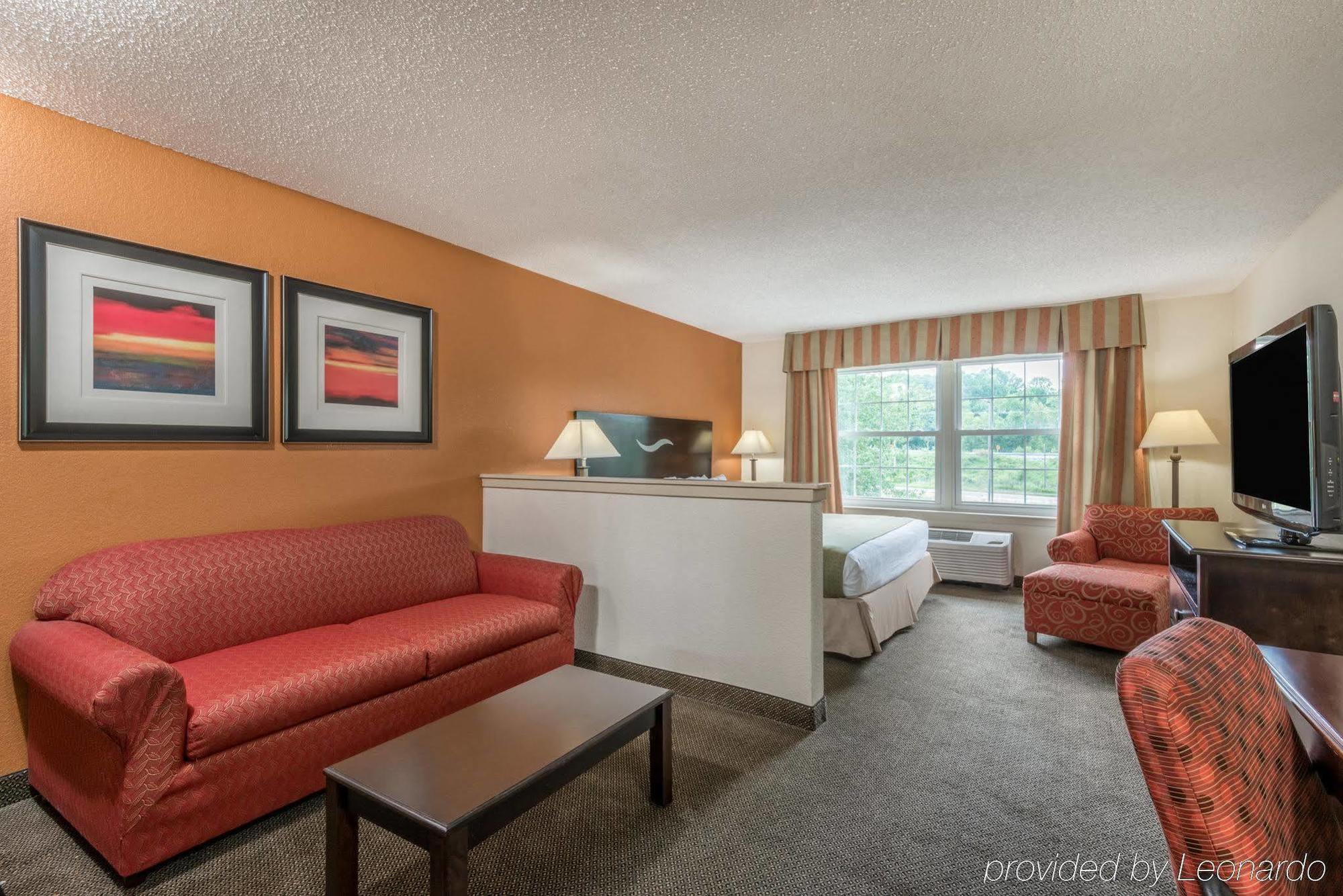 Hotel Quality & Conference Center