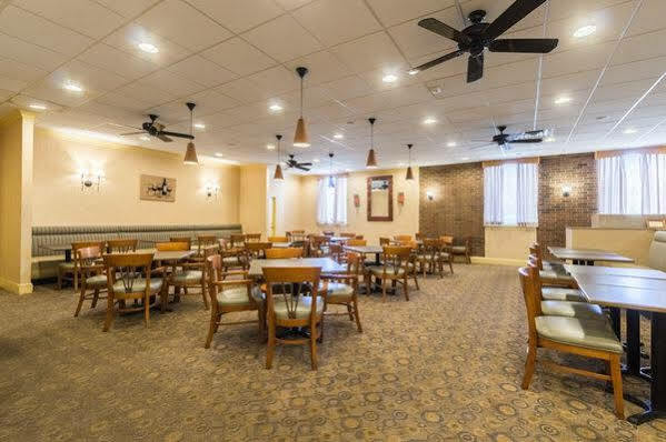 Hotel Quality & Conference Center